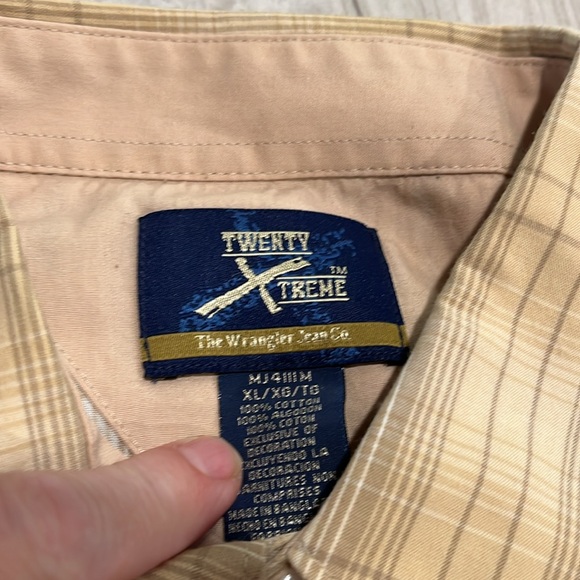 Western style shirt - Picture 2 of 3